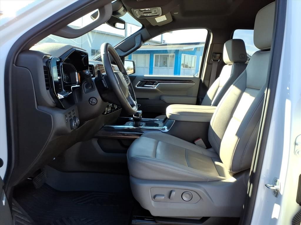 2025 Chevrolet Silverado 1500 LTZ